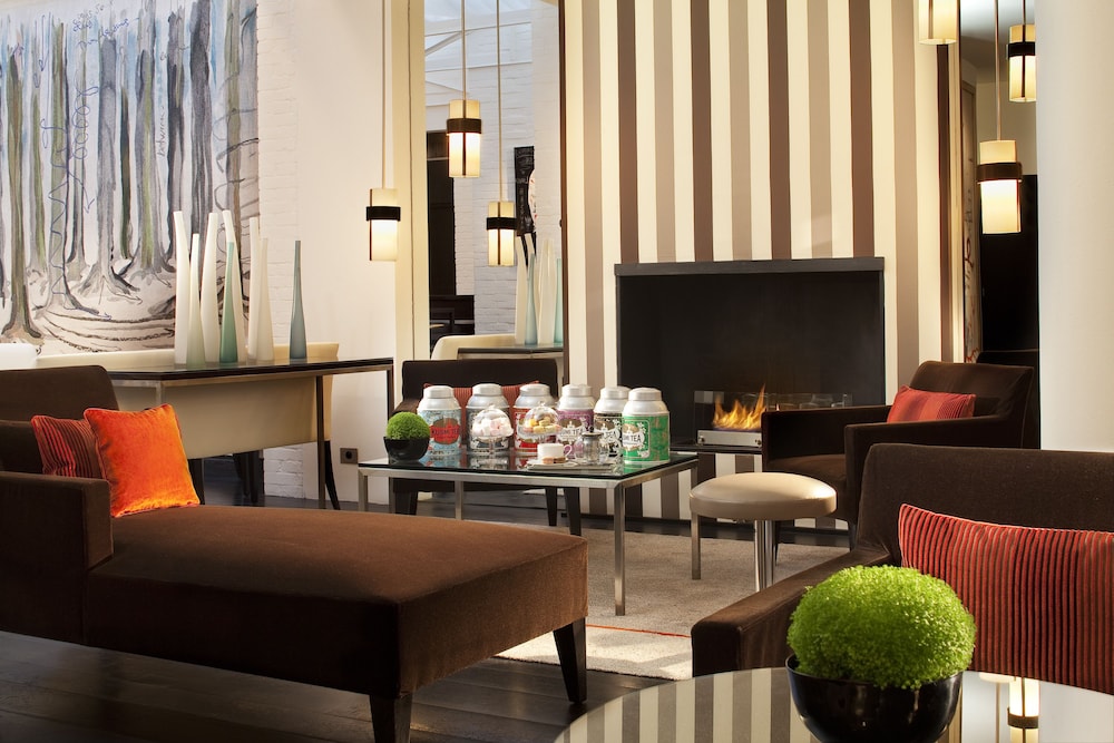 Le A Hotel 32/40