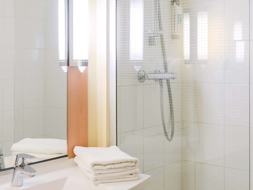 Ibis Nevers 62/63