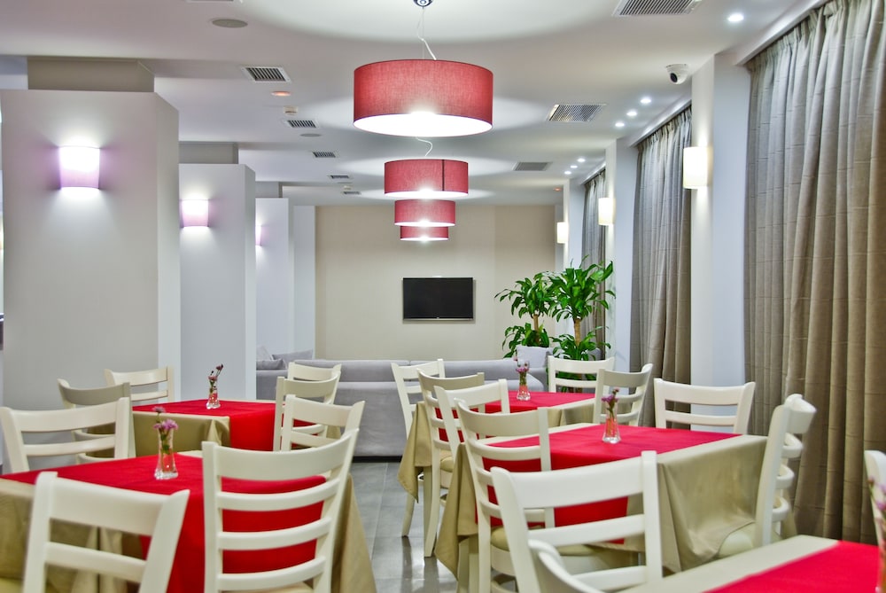 Xenia Hotel 45/50