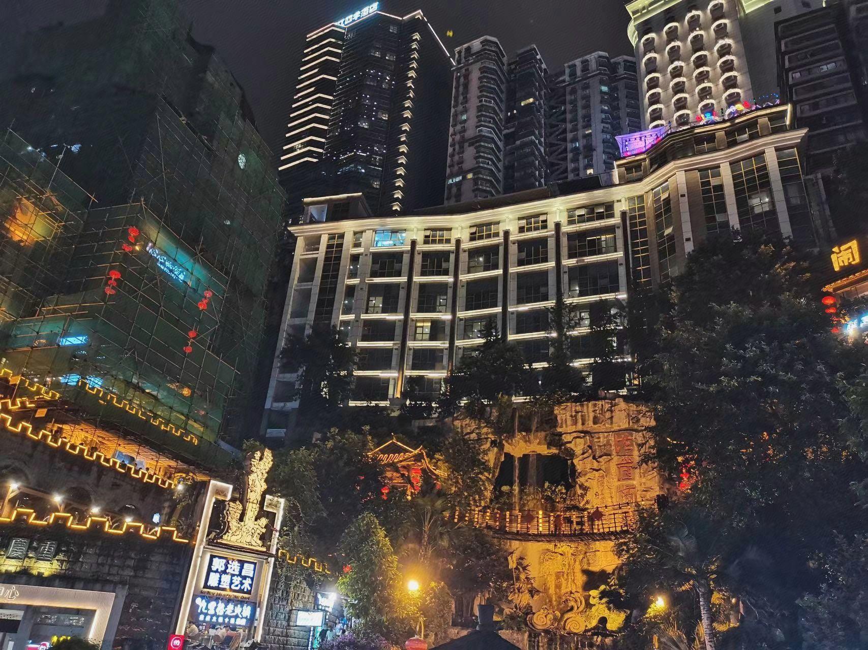 Ji Hotel (Chongqing Jiefangbei Pedestrian Street) 3/64