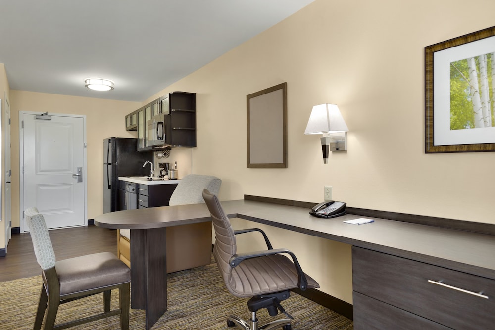 CANDLEWOOD SUITES VESTAL - BINGHAMTON 33/43