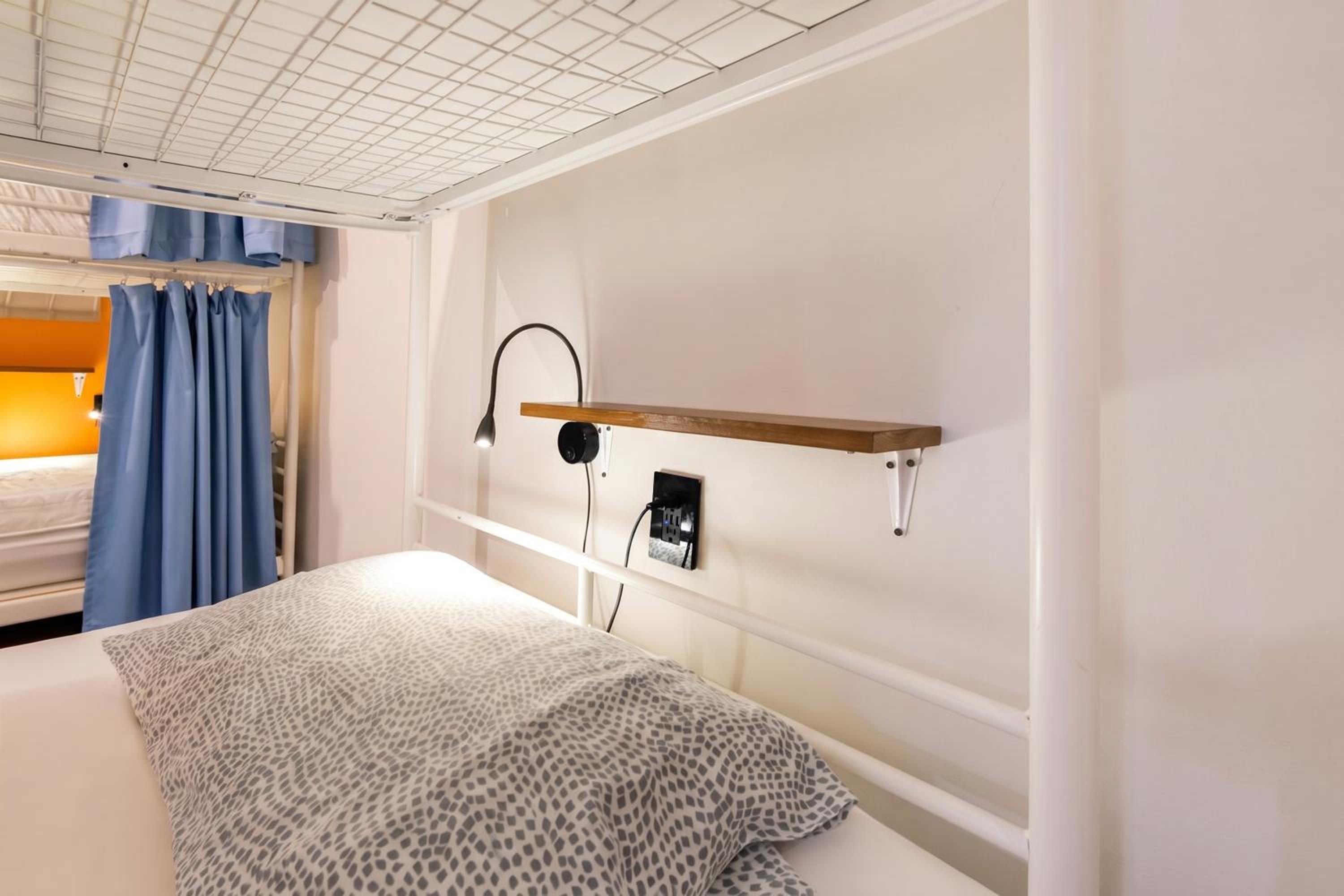 Female Dorm, Female Only