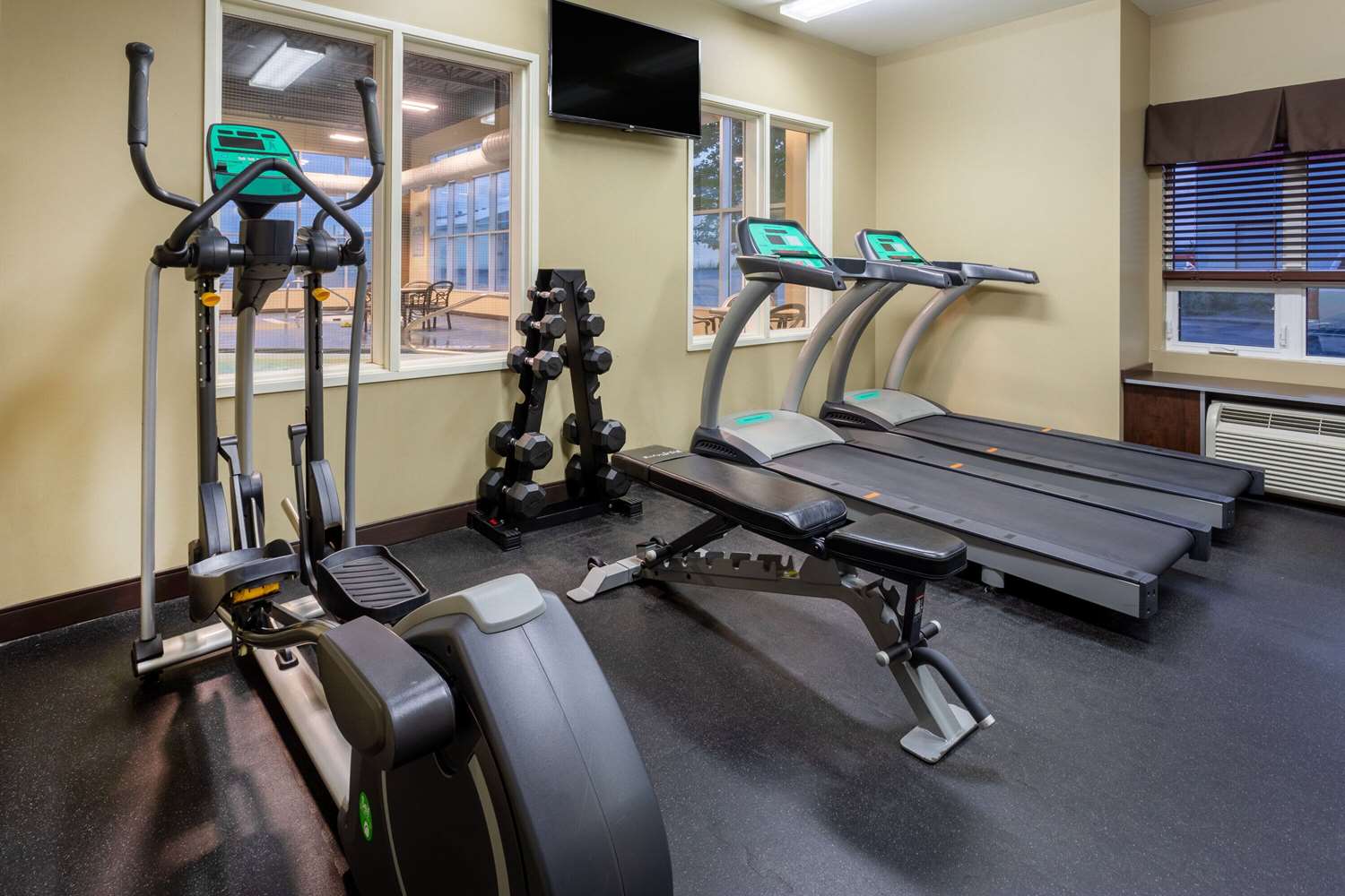 Microtel Inn Suites By Wyndham Timmins 8/30