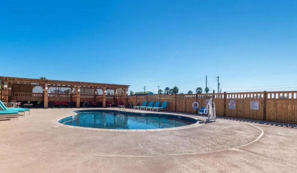Oceans Edge Hotel, Port Aransas,TX (ex Red Roof Inn Port Aransas) 7/62