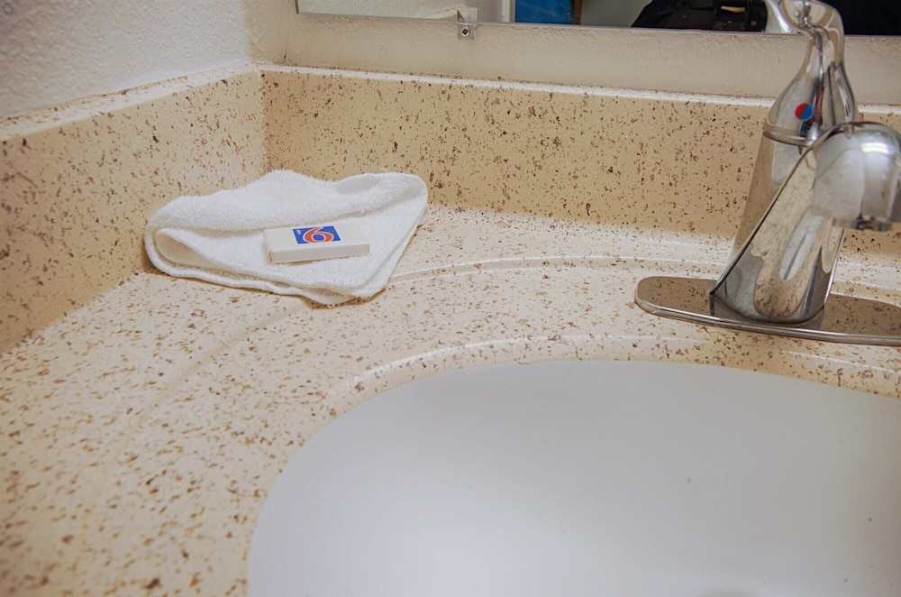 Motel6 Albany, NY 59/60