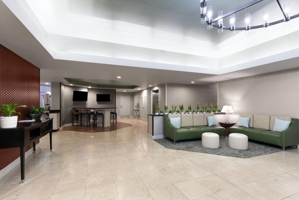 Wingate by Wyndham Greensboro/Coliseum 37/53
