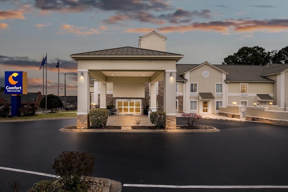 Comfort Inn & Suites Greenwood Near University 4/66