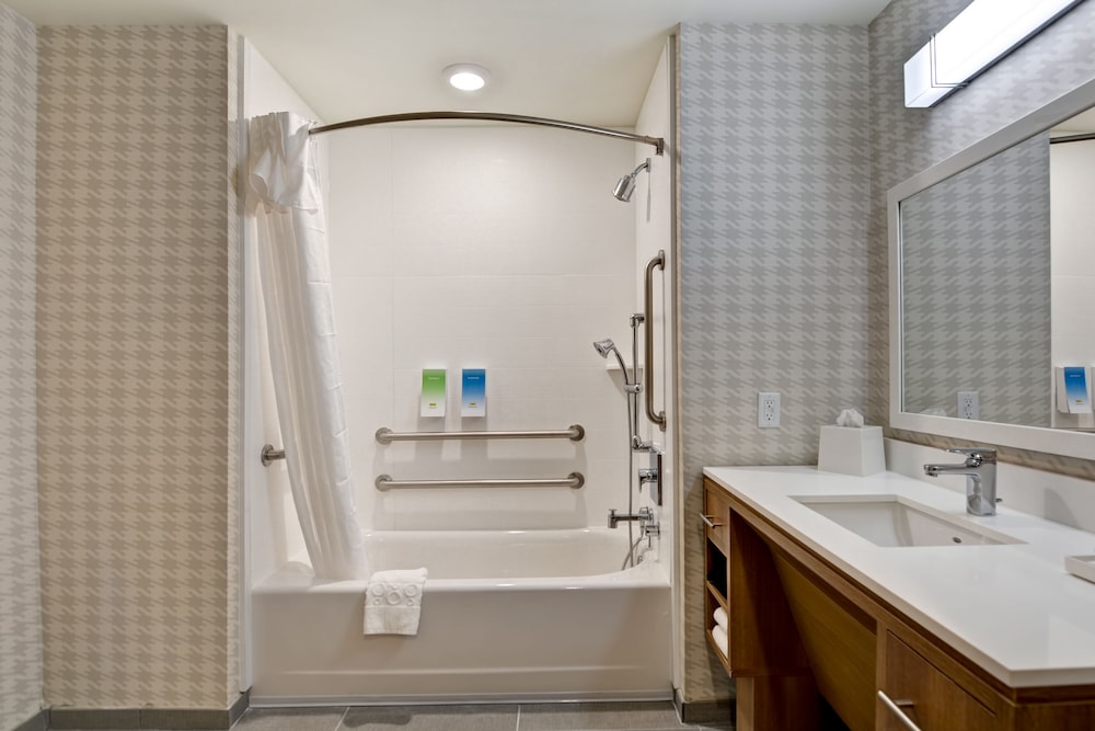Home2 Suites By Hilton Daytona Beach Speedway Fl 23/56