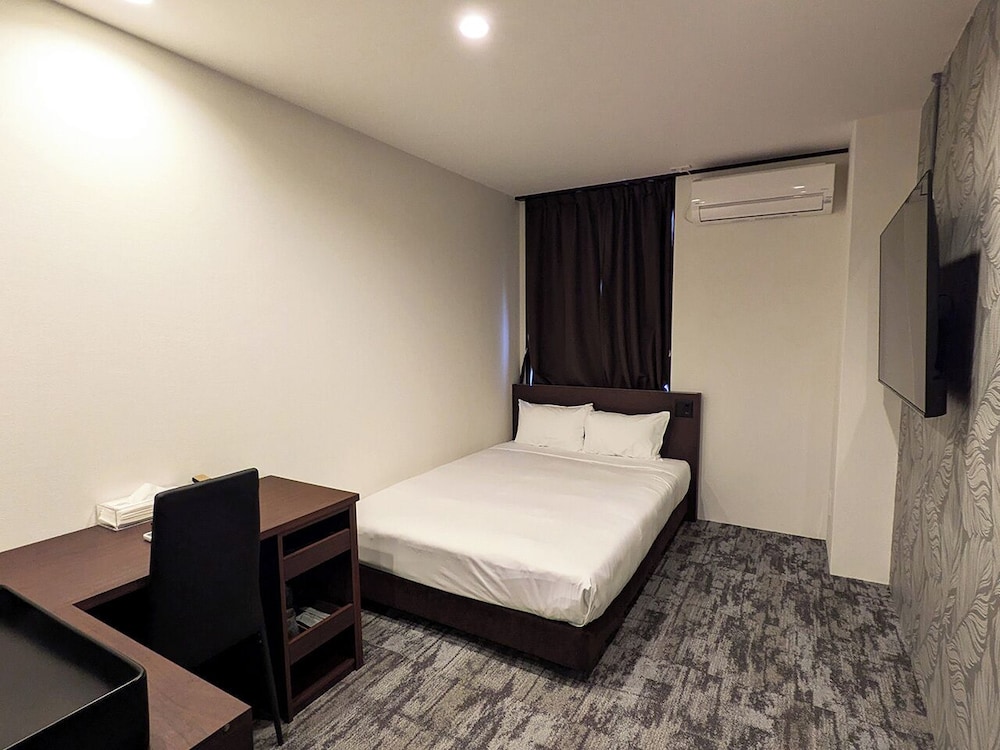 ROOM, DOUBLE BED