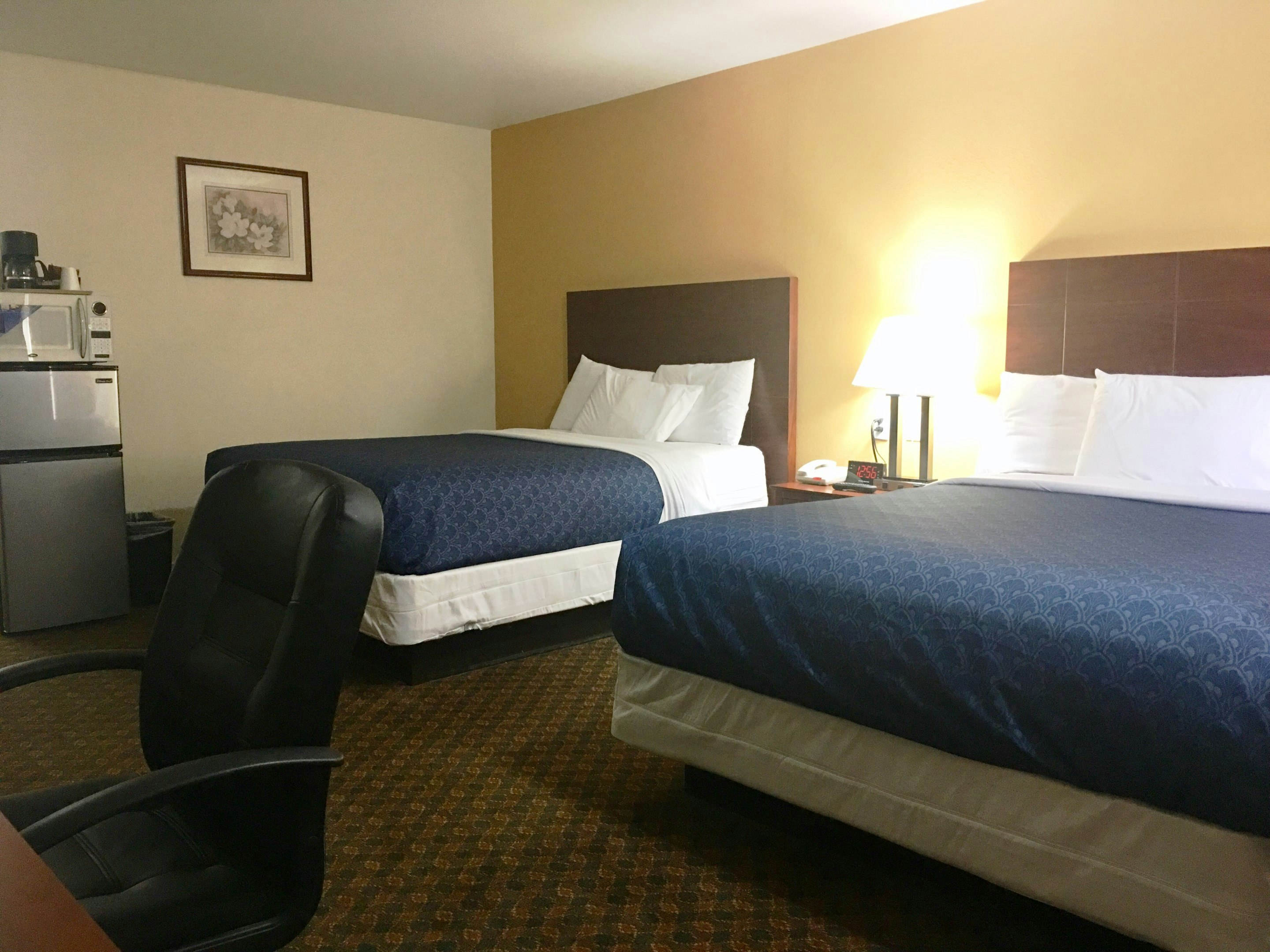 Passport Inn And Suites 7/11