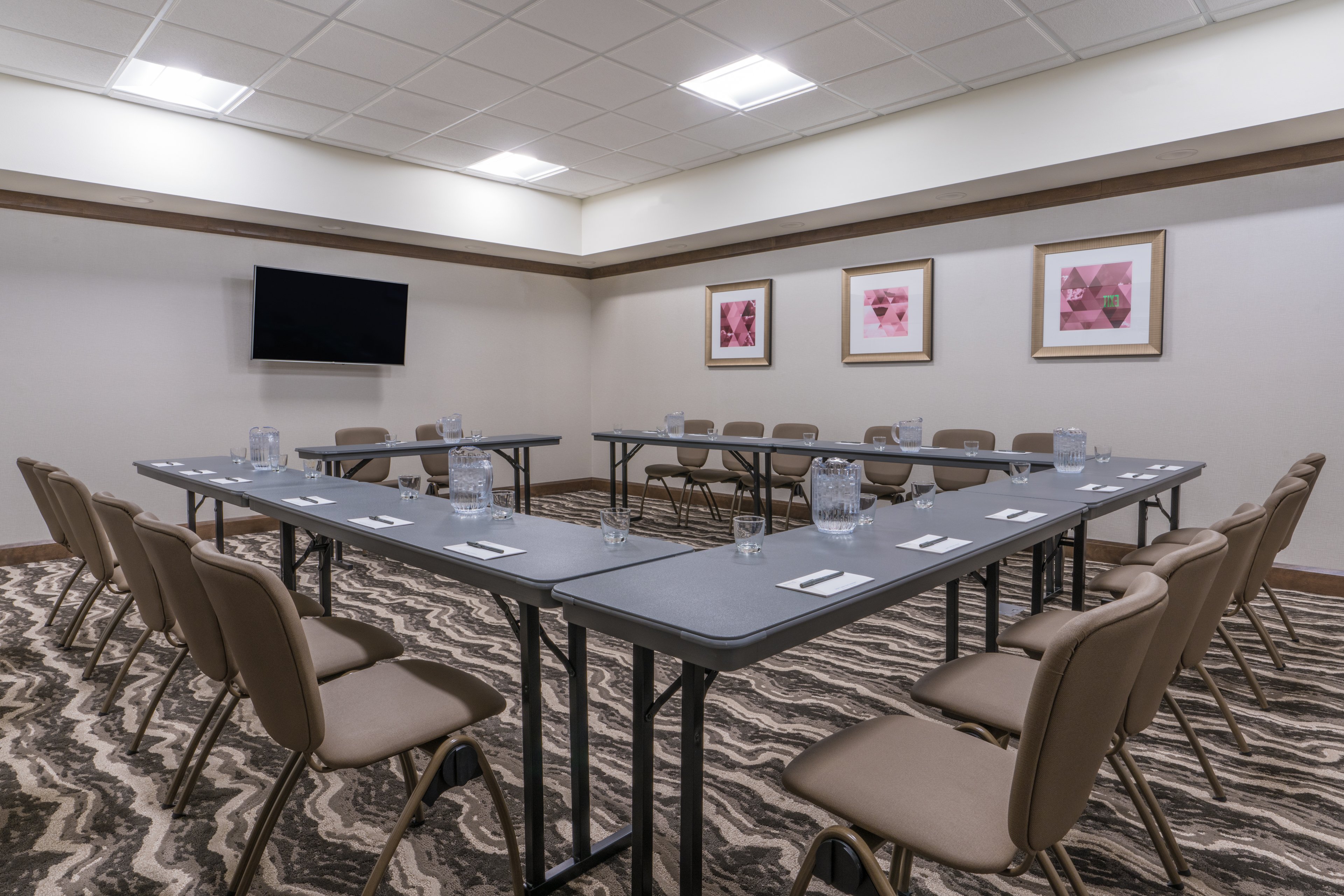 Staybridge Suites Anchorage 66/76