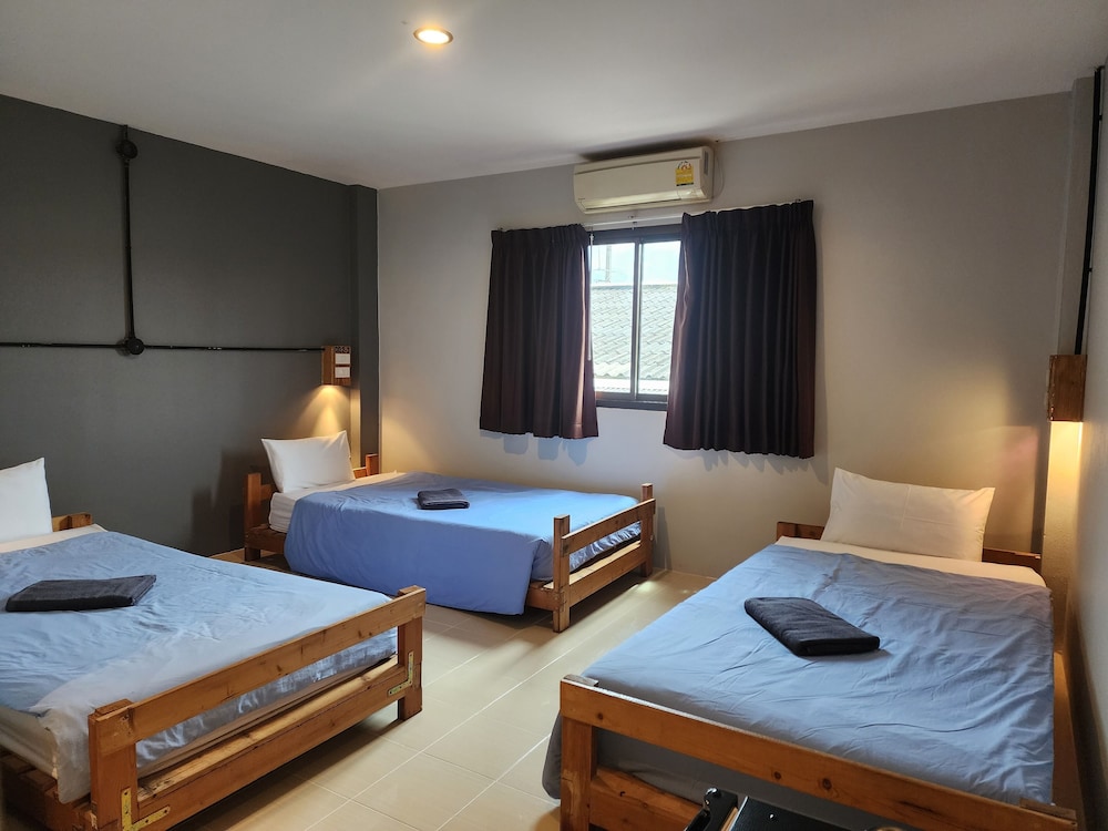 لوفت ثلاثي بثلاثة أسرّة، Dfeel Hostel 6/10