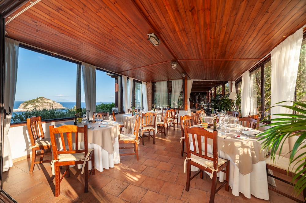 Punta Chiarito Resort 51/67