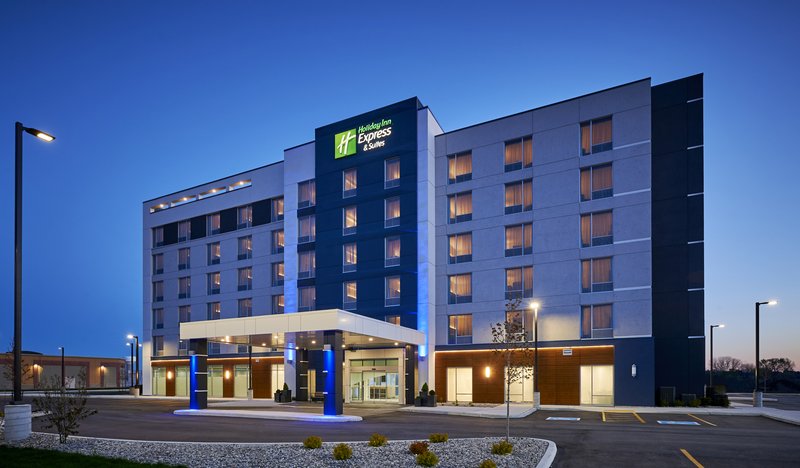Holiday Inn Express & Suites Windsor East – Lakeshore, an IHG Hotel 2/70