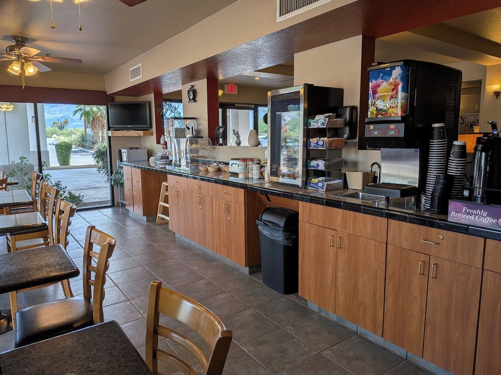 Catalina Inn 26/40