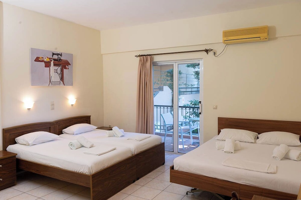 Konstantinos Hotel 30/55