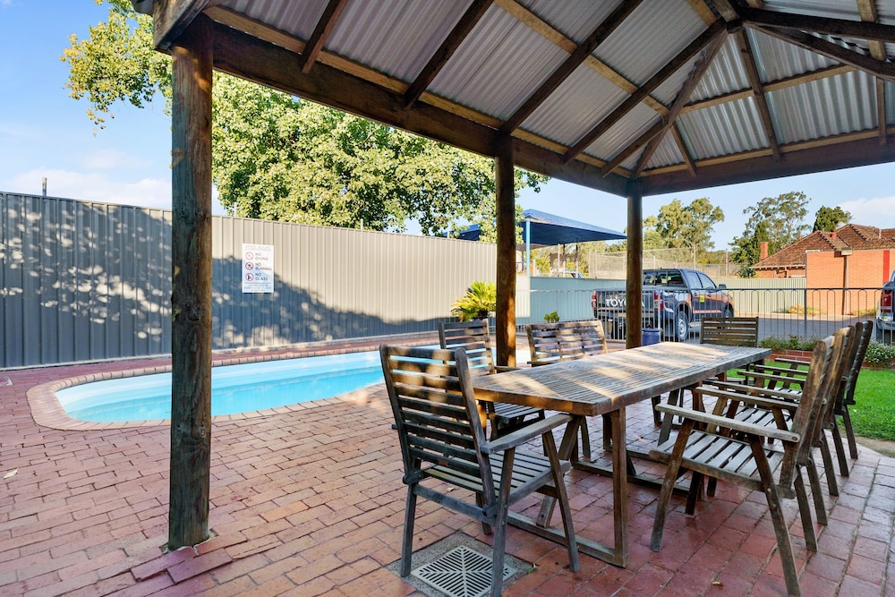 Best Western Warby Lodge Motor Inn 25/27
