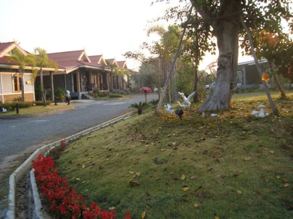 Chiang Rai Khuakrae Resort 61/64