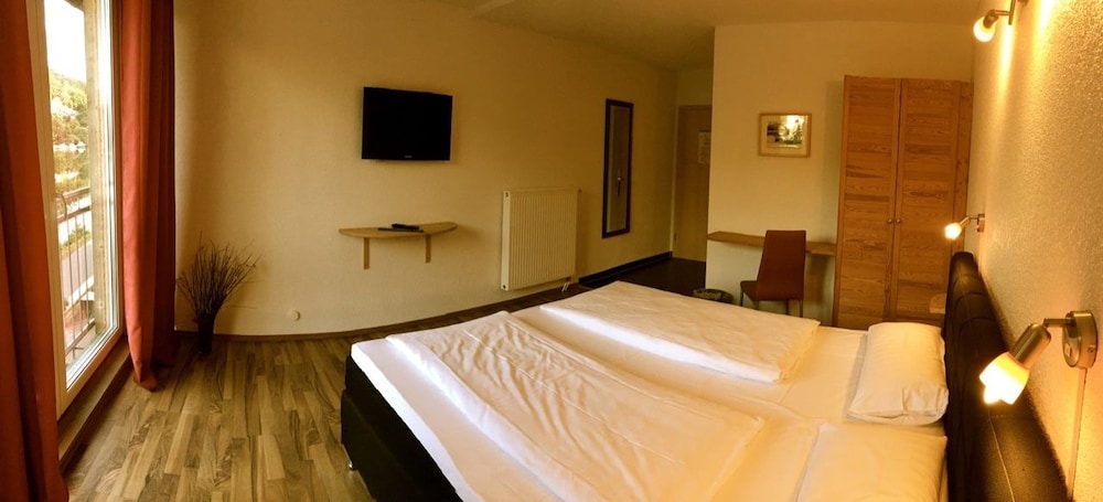 Hotel Roter Kater 4/23