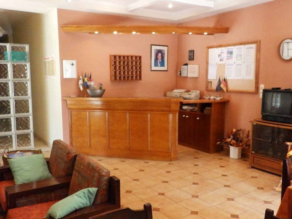 Alexandra Hotel 10/50