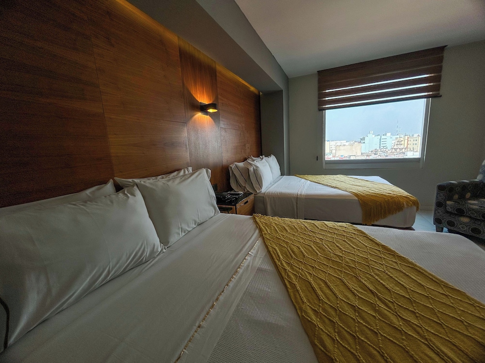 EXECUTIVE, 2 DOUBLE BEDS