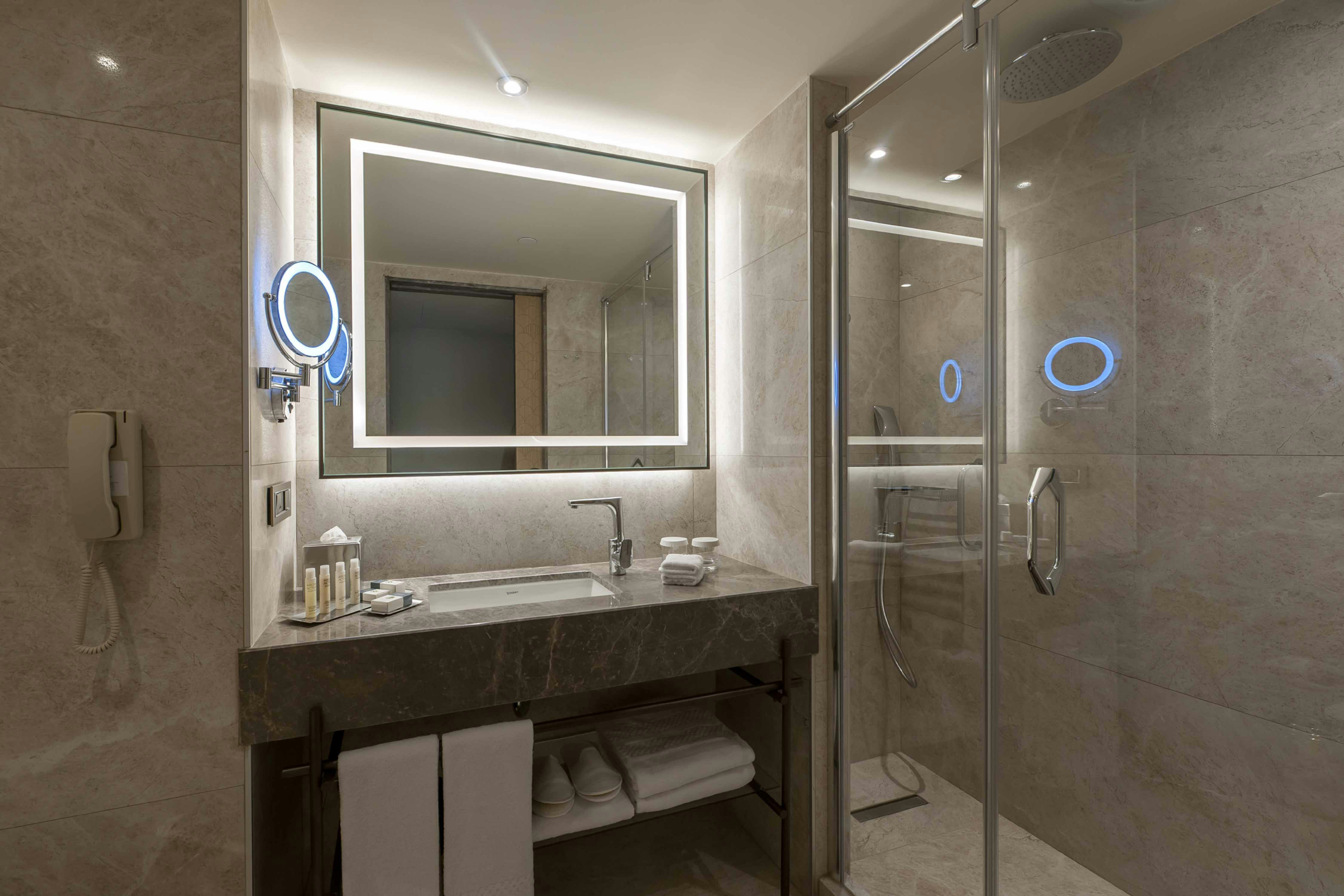 Doubletree By Hilton Hotel Istanbul Sirkeci 80/81