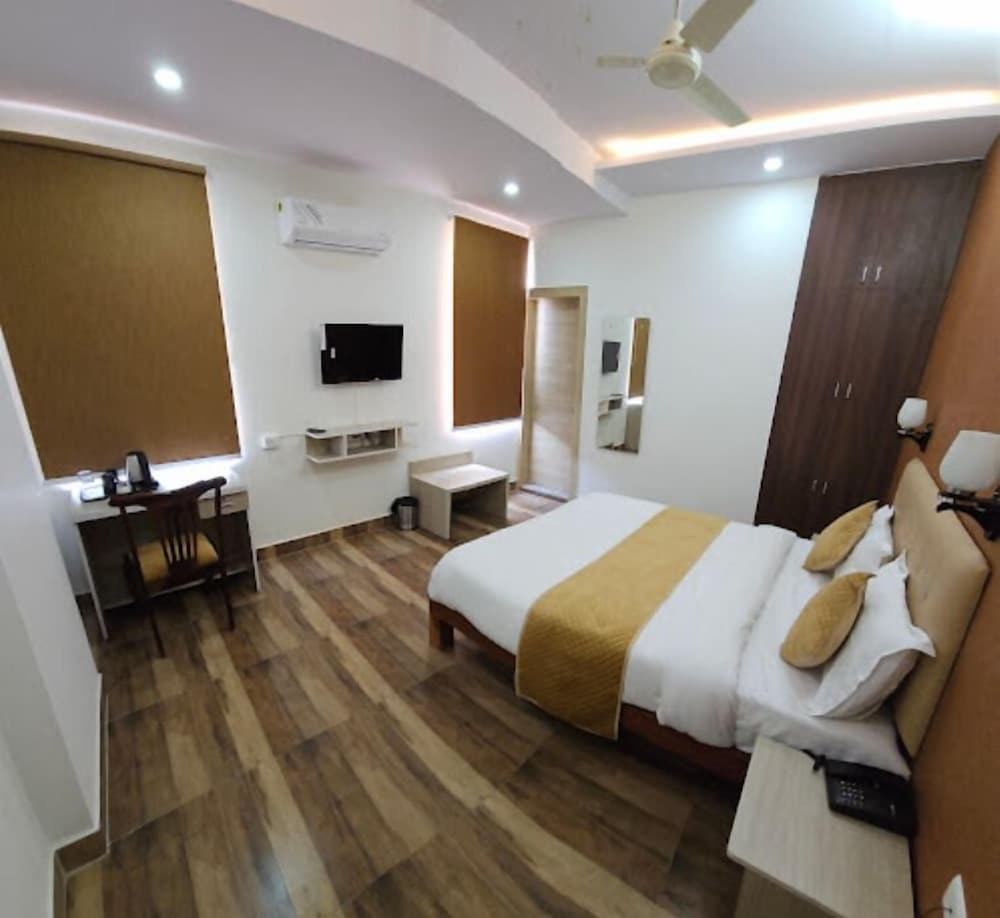 CLUB, DOUBLE BED
