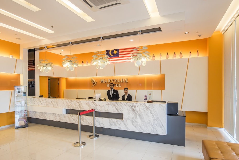 Marvelux Hotel 6/44