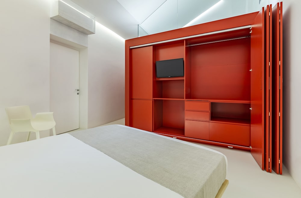 Five Place Design Suite & Apartments 14/58
