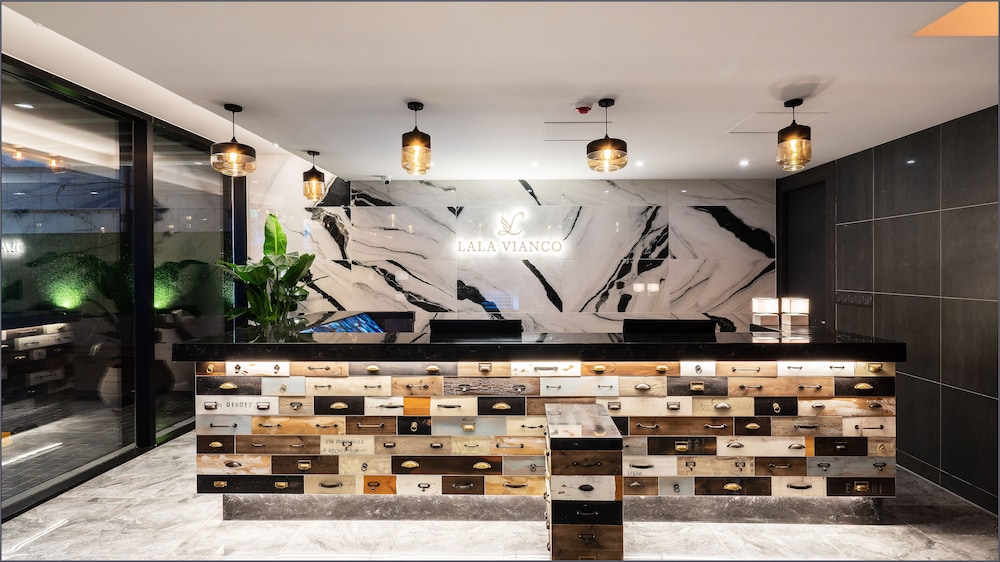 Lala Vianco Hotel 6/48