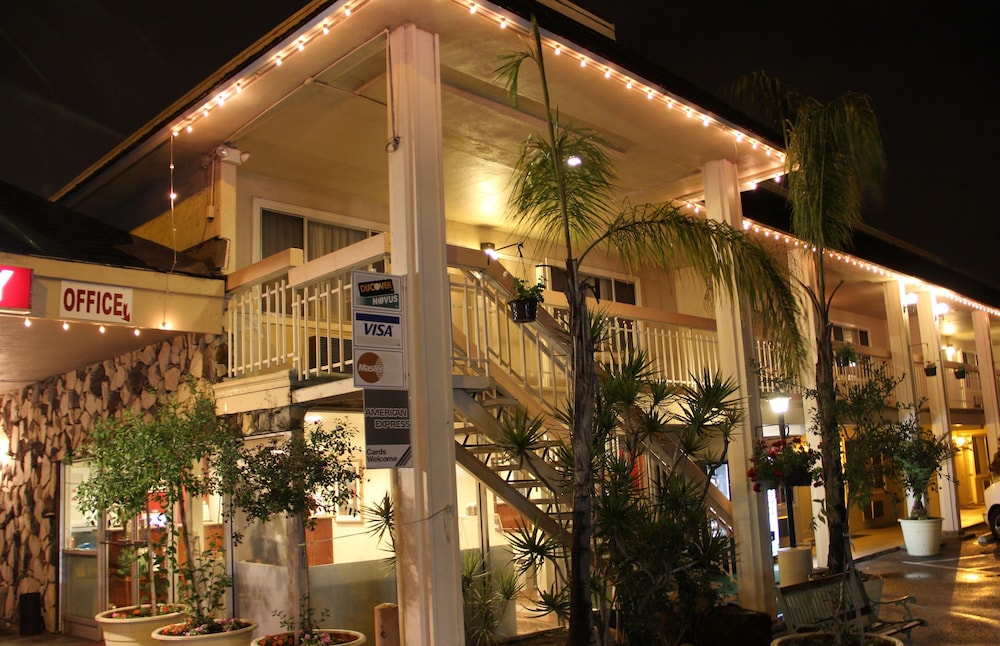 Caravelle Inn Suites 9/31