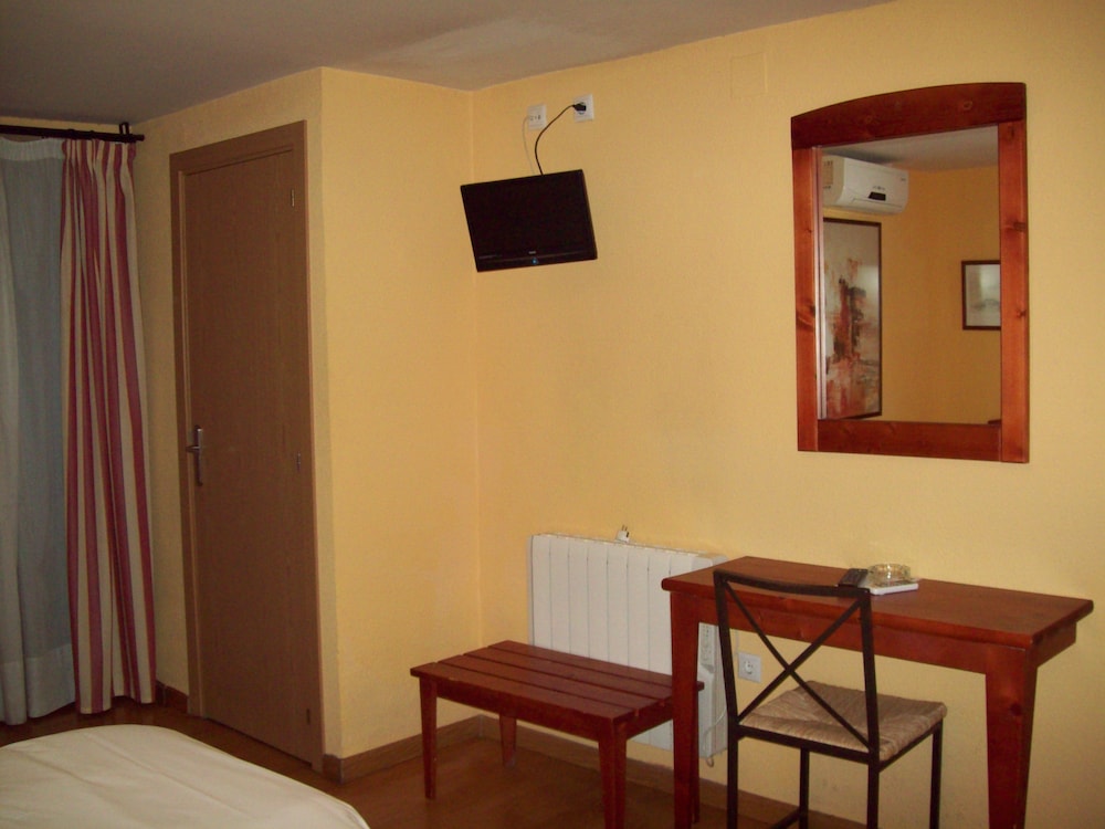Hostal Restaurante Puerta del Alcázar 43/61