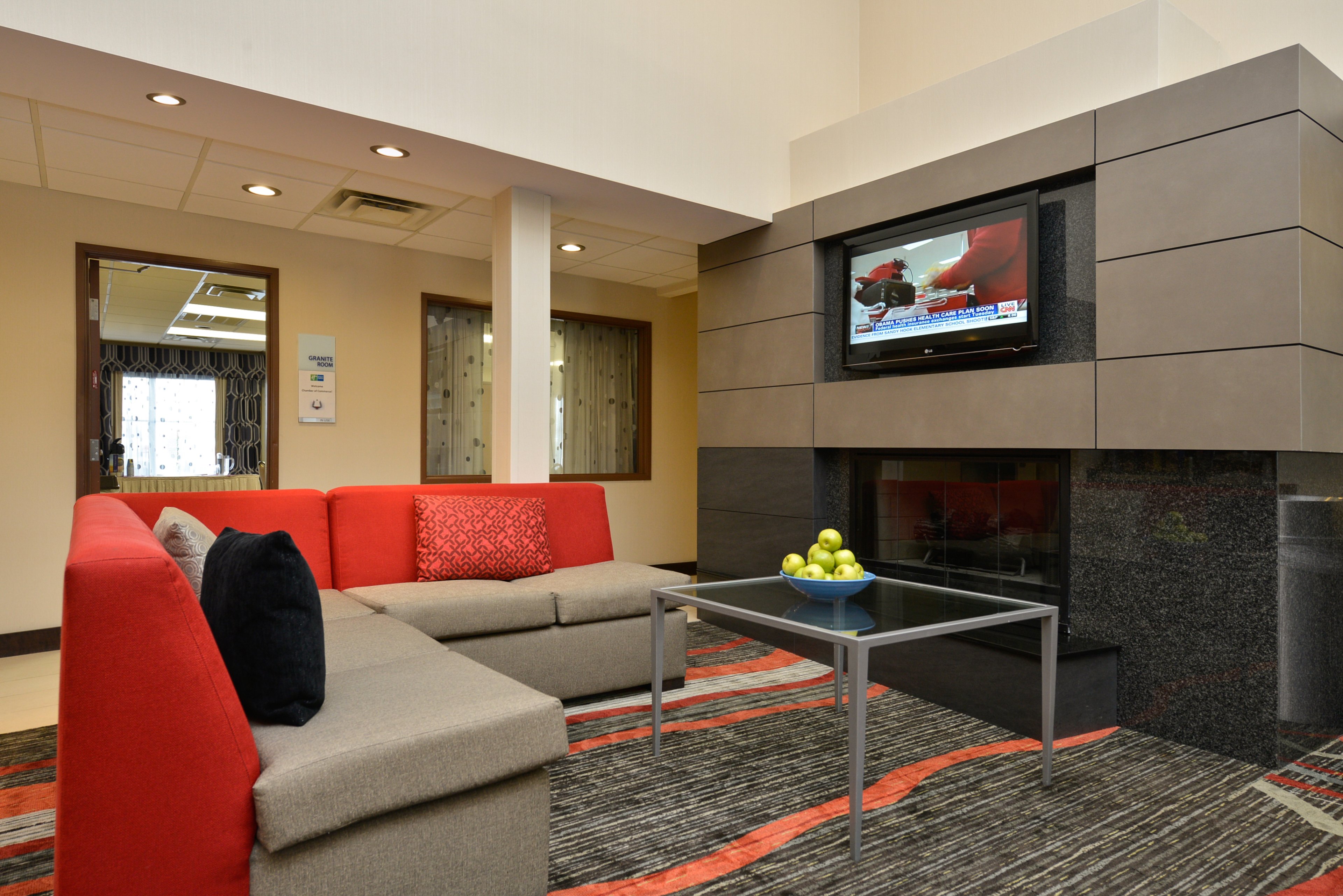 Holiday Inn Express Boston-Milford 24/32