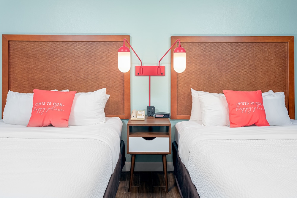 Beachside Hotel and Suites 18/43