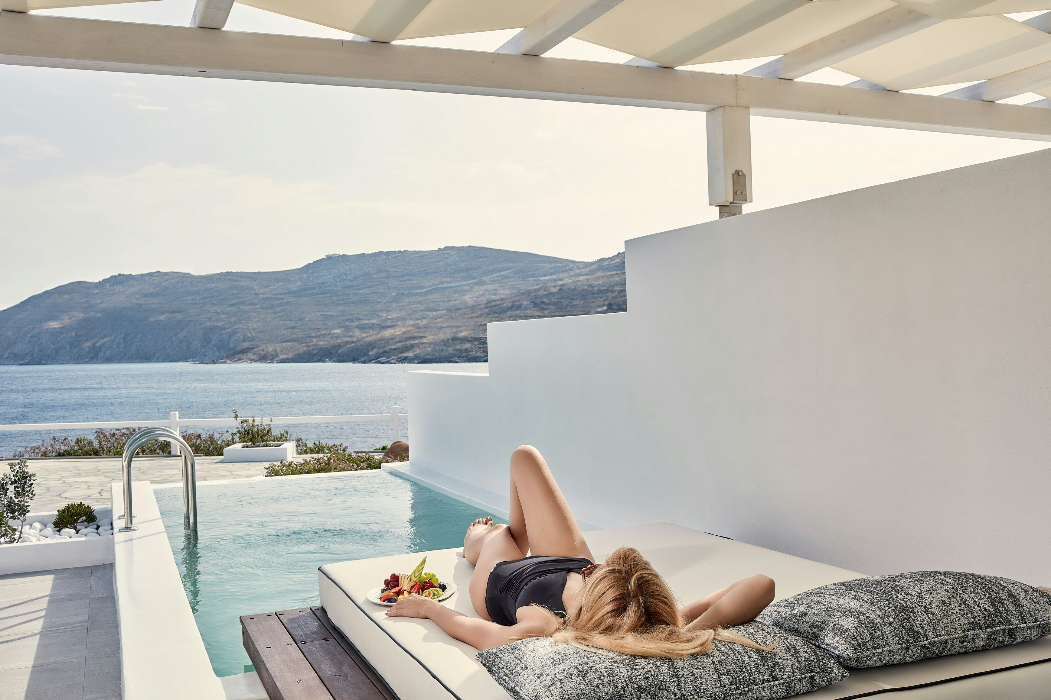 Archipelagos Hotel 40/43