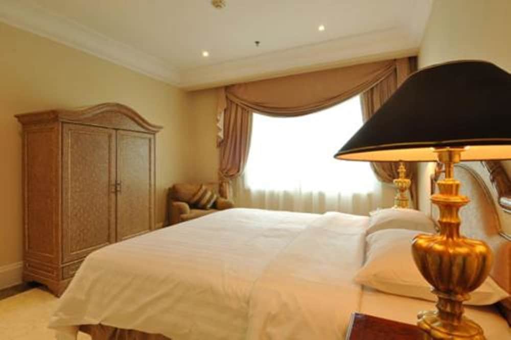 GRAND, APARTMENT