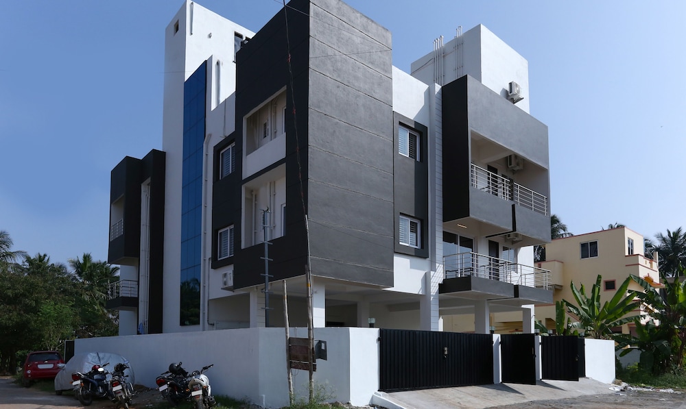 Treebo Hi Line Apartments 26/28