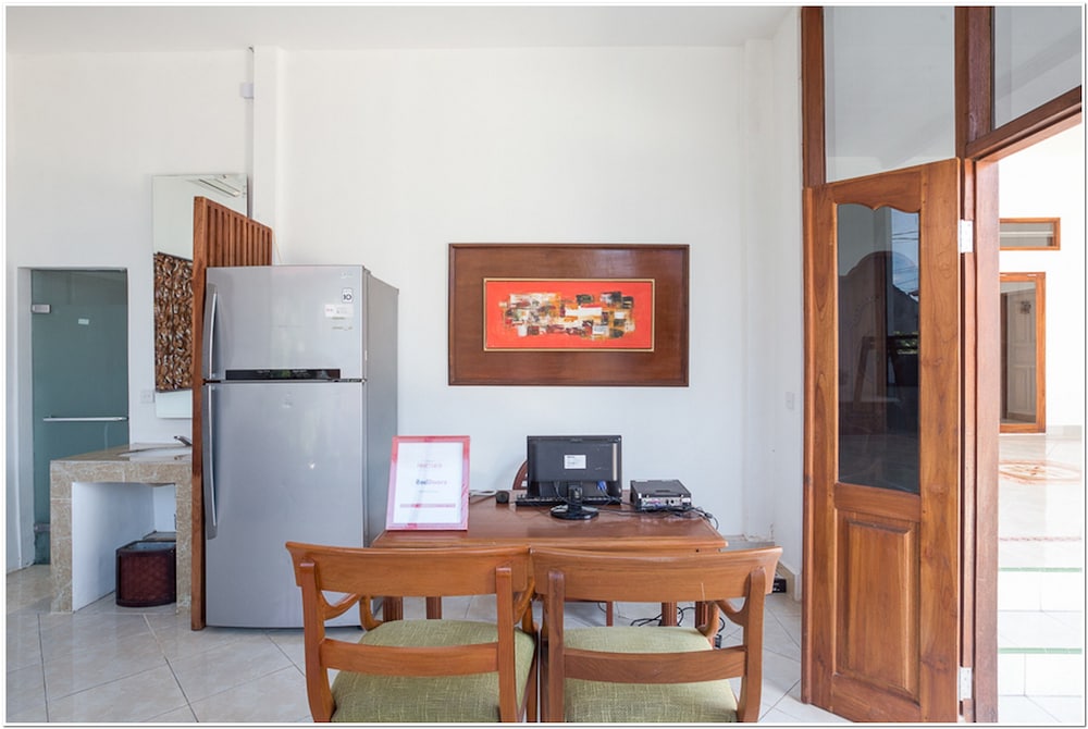 RedDoorz near Padang Galak Beach [VR] 1/15