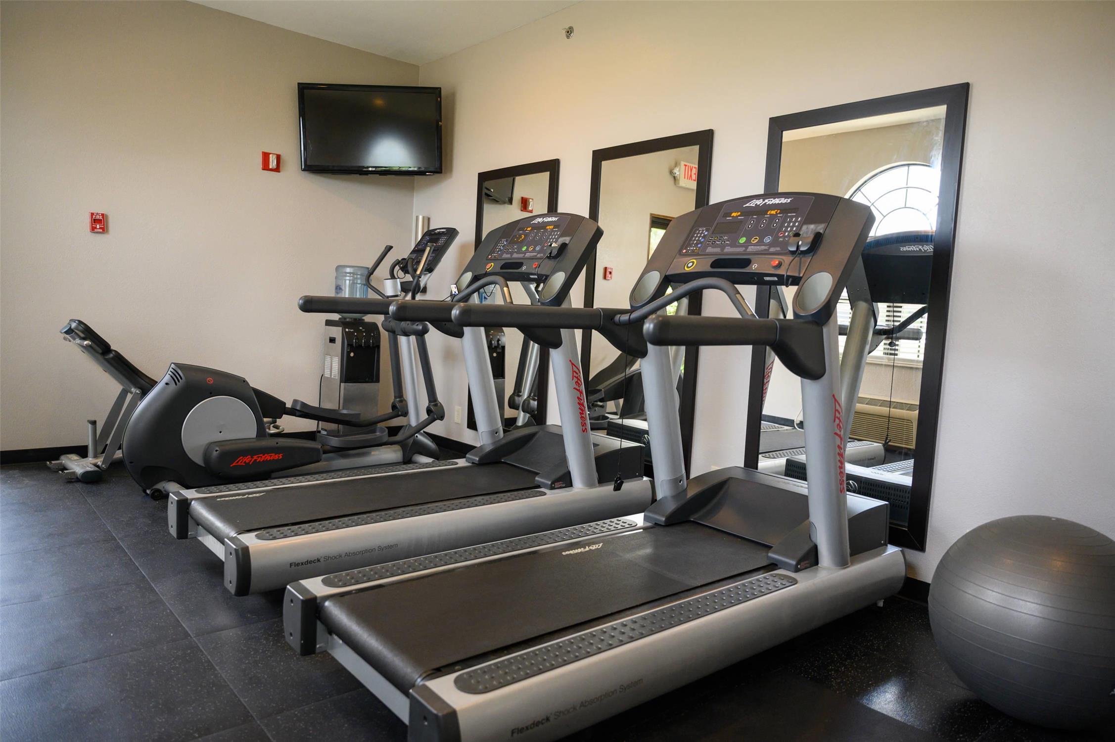 Country Inn & Suites by Radisson Greenfield IN 24/37