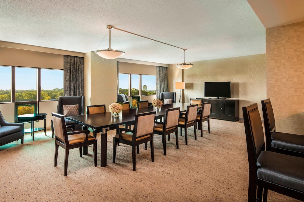 The Westin Southfield Detroit 35/56