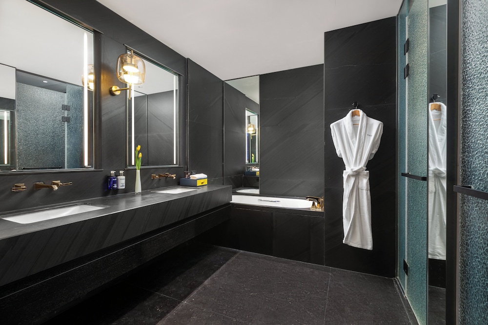 voco Suites Shanghai Hongqiao CBD 46/46