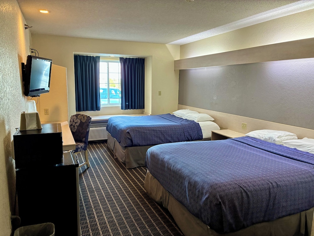Travelodge by Wyndham Chadron 12/28