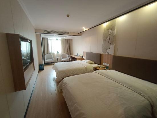 ROOM, QUEEN BED