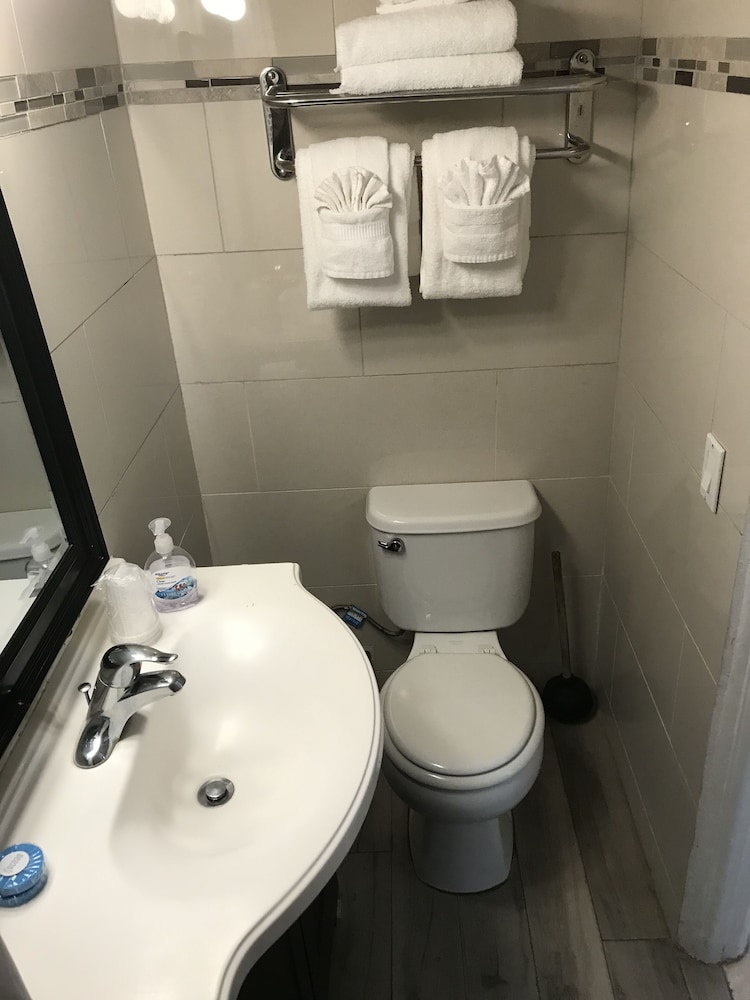 Schooner Hotel 32/42