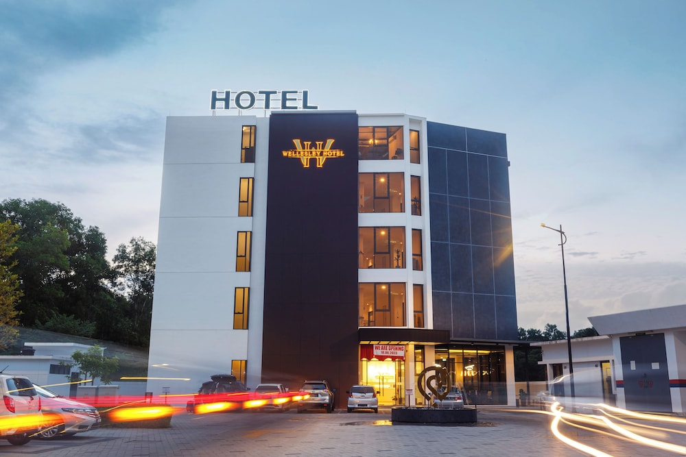 Wellesley Hotel Penang 48/50