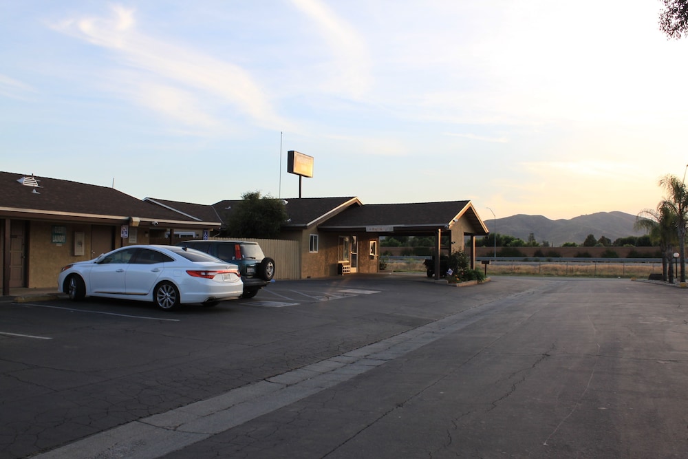 Americas Best Value Inn 12/18