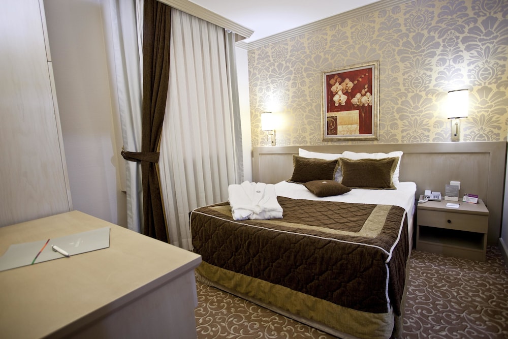 Sergah Hotel 7/51