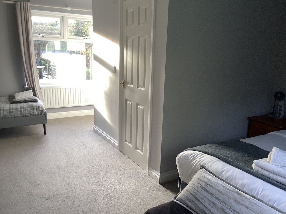 1 BEDROOM, TRIPLE