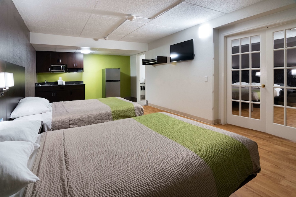 Motel6 Columbus, GA - Downtown 21/52