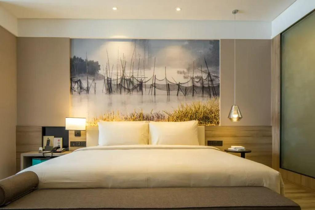Jimu, Suite, King Bed, City View